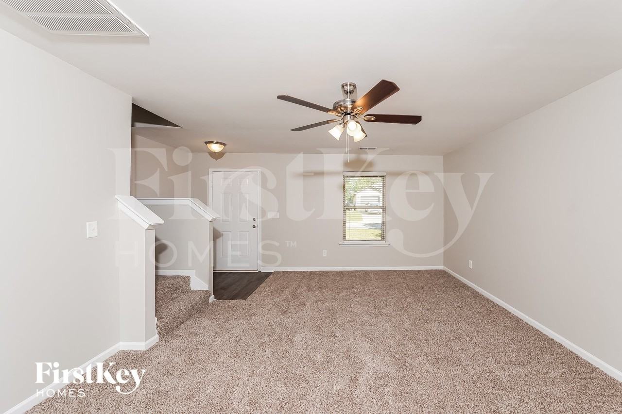 145 Briar Ridge Ln - Photo 3 of 14
