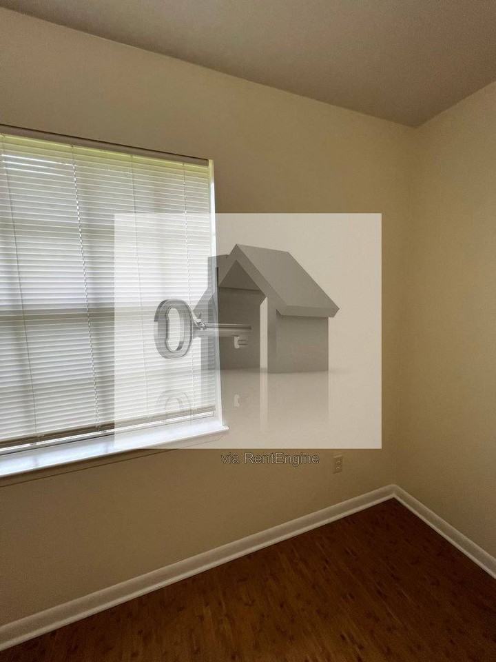 4935 Yacht Harbor Dr - Photo 2 of 9