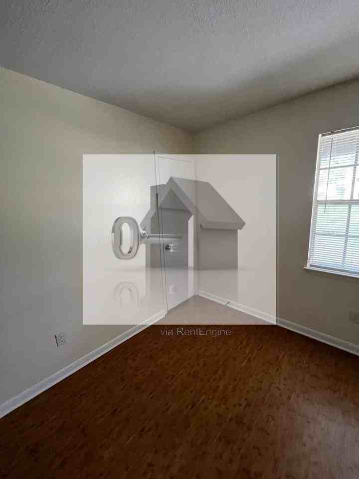 4935 Yacht Harbor Dr - Photo 3 of 9