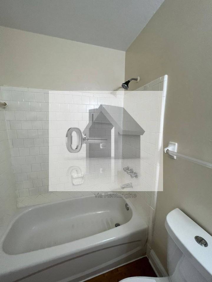 4935 Yacht Harbor Dr - Photo 6 of 9