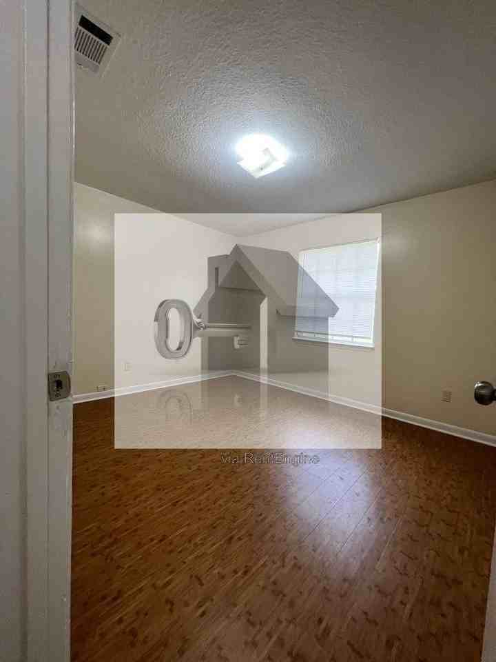 4935 Yacht Harbor Dr - Photo 7 of 9