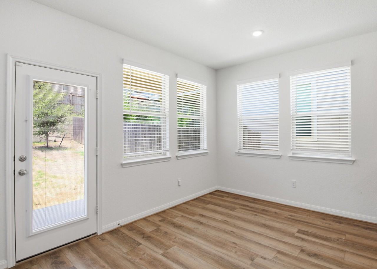 9206 Mccoy Pass - Photo 6 of 28