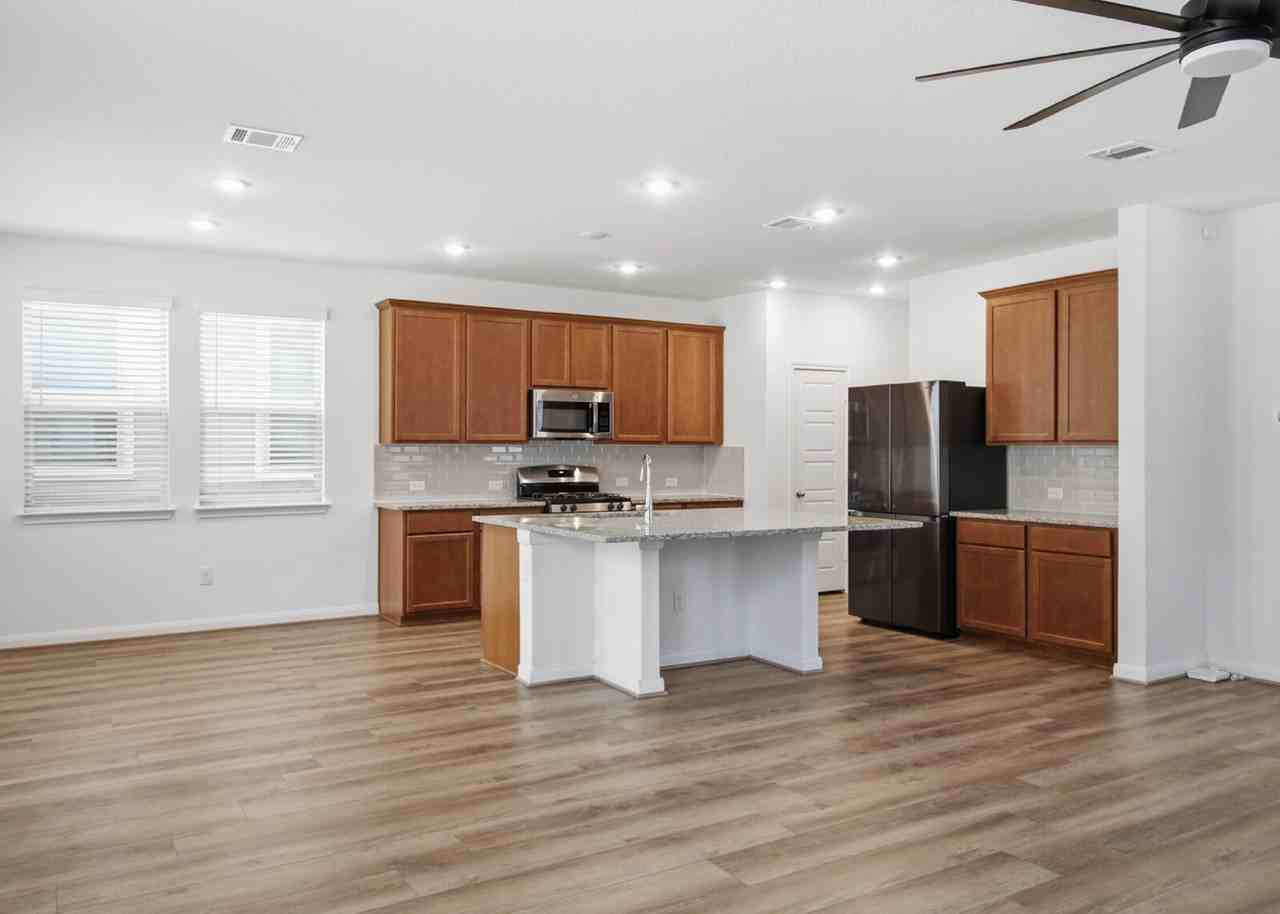 9206 Mccoy Pass - Photo 7 of 28