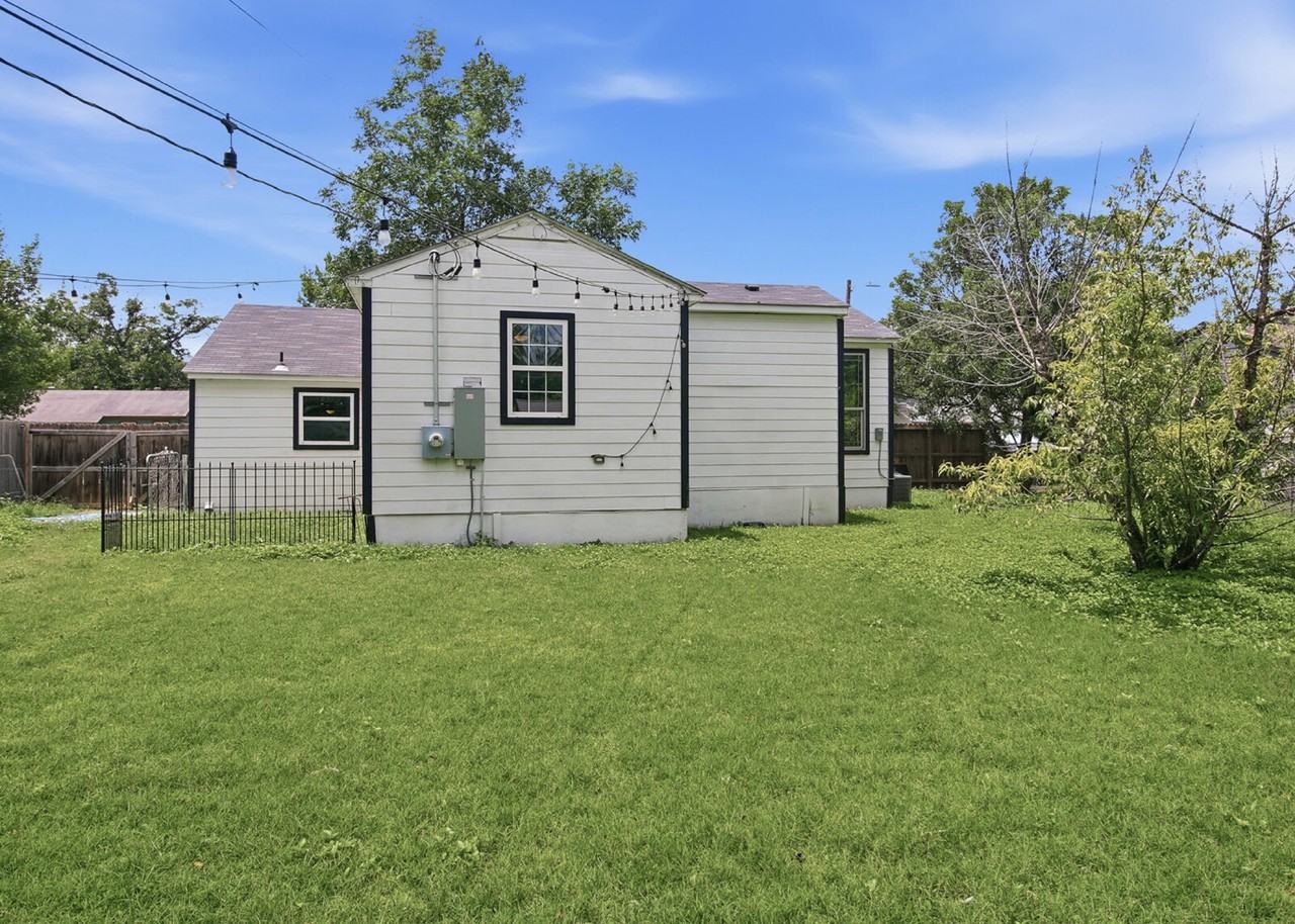 204 Aero Ave - Photo 3 of 26