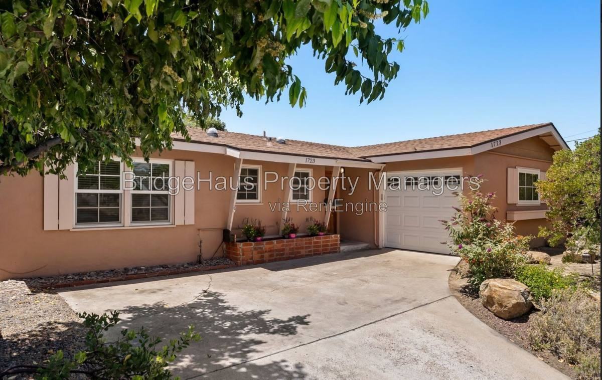 1723 Ramon St - Photo 3 of 10
