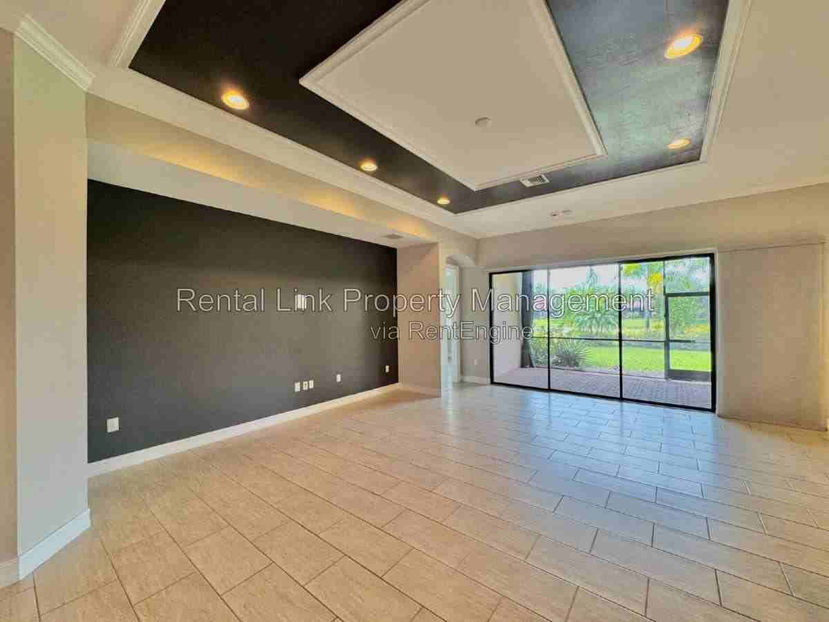 11181 Monte Carlo Blvd - Photo 2 of 10