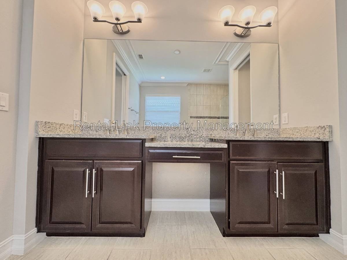 11181 Monte Carlo Blvd - Photo 3 of 10