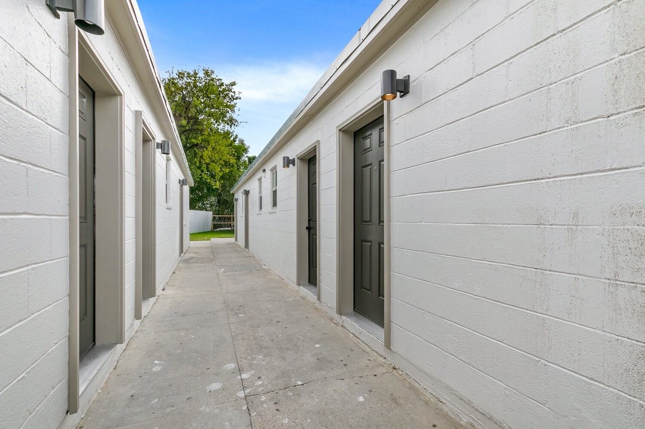 2536 Conti St - Photo 3 of 11
