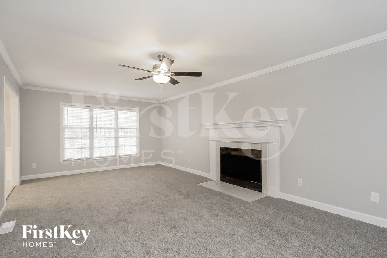 6866 Greenbrook Dr - Photo 3 of 15