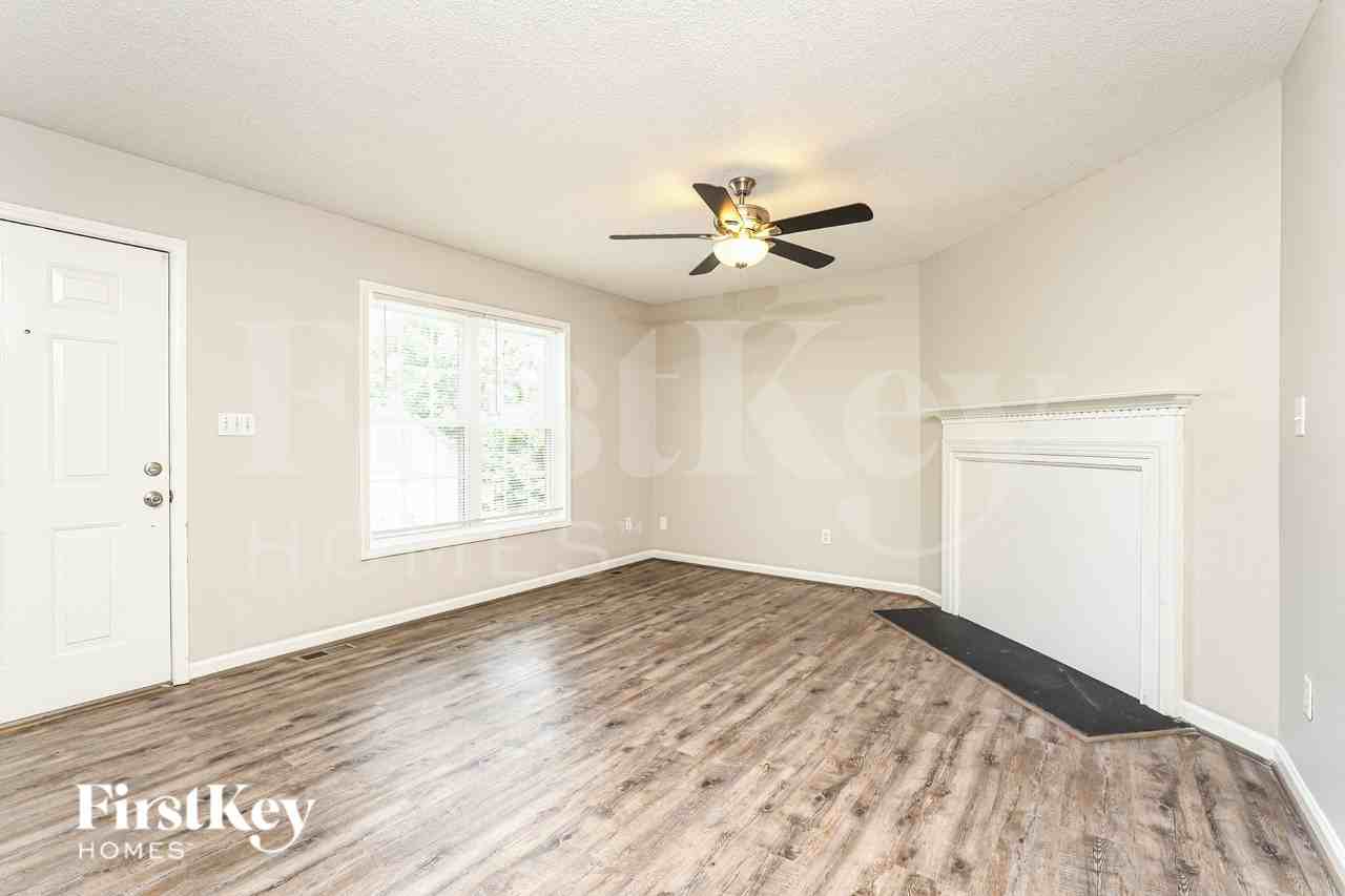 2200 Emerald Creek Ct - Photo 3 of 19