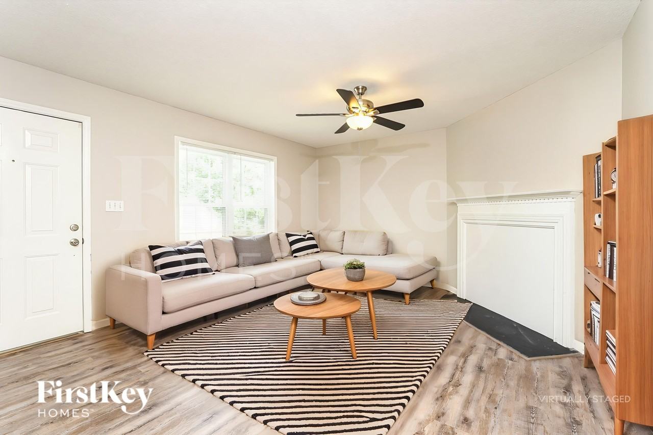 2200 Emerald Creek Ct - Photo 4 of 19