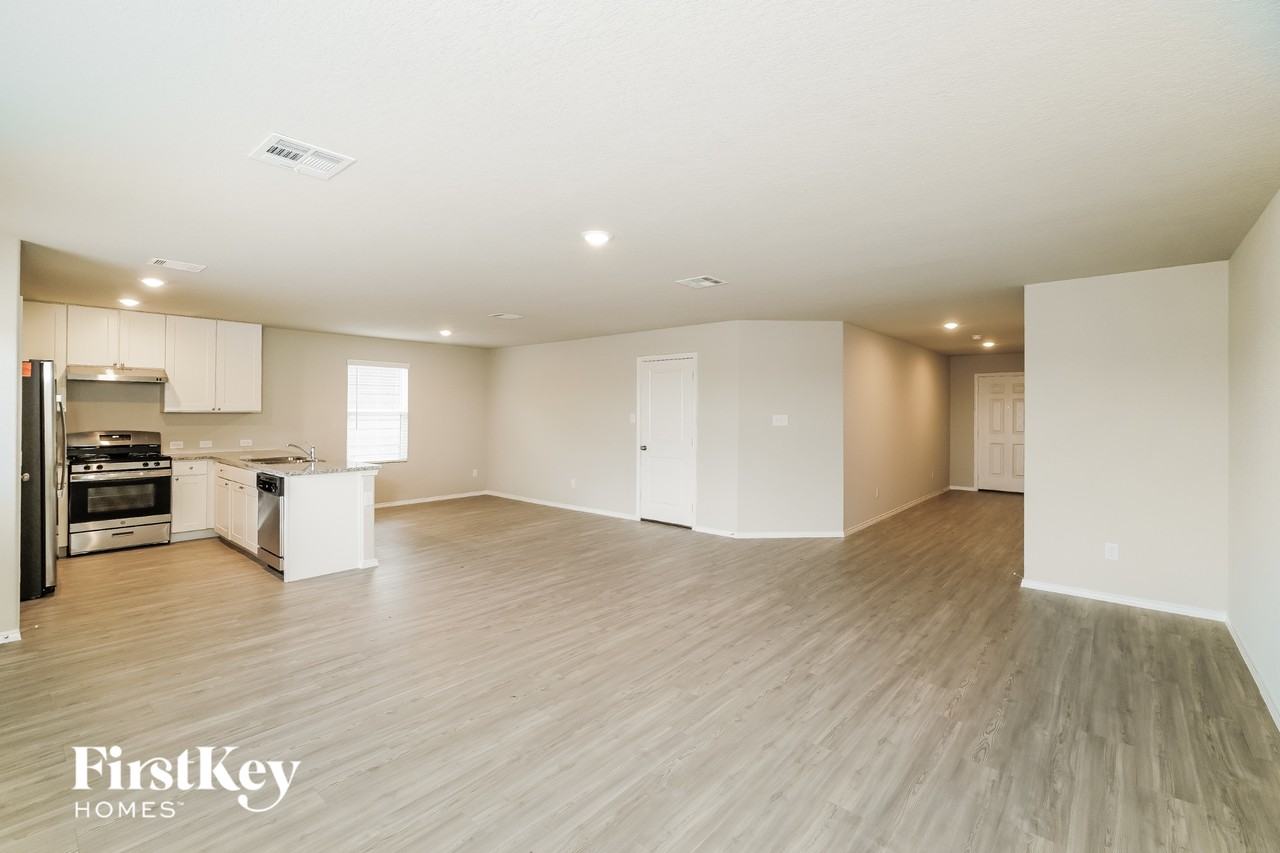 10727 Giacconi Dr - Photo 3 of 15