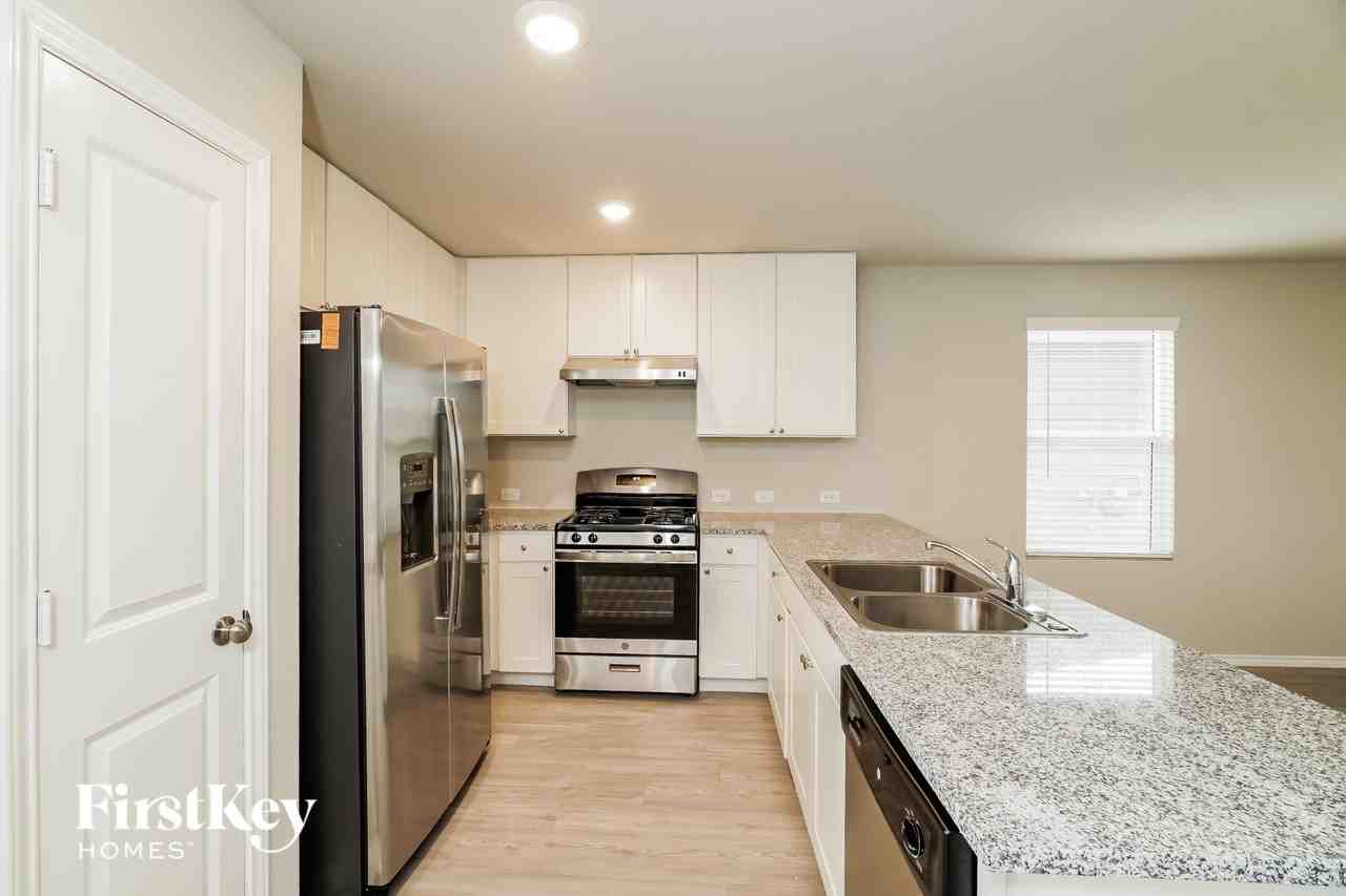10727 Giacconi Dr - Photo 4 of 15