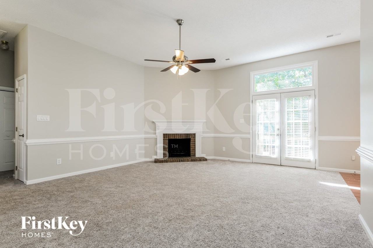 6223 Rosebriar Ln - Photo 3 of 15