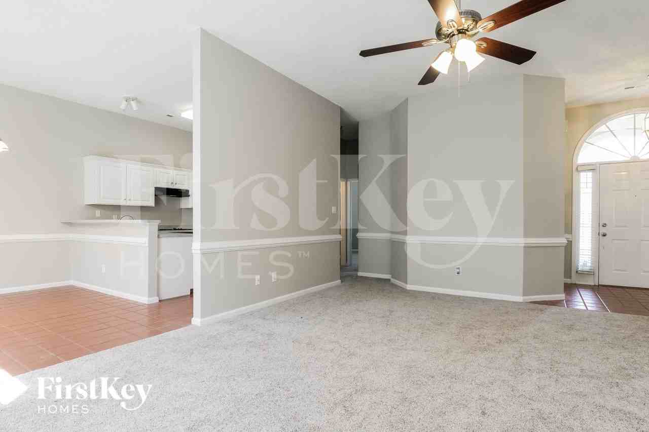 6223 Rosebriar Ln - Photo 5 of 15