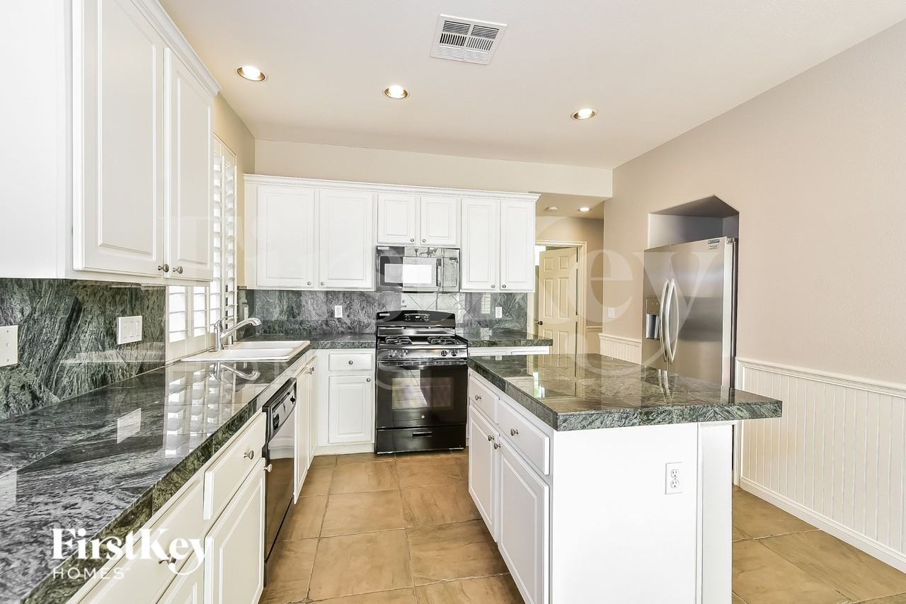 7580 Alexander Hills St - Photo 5 of 16