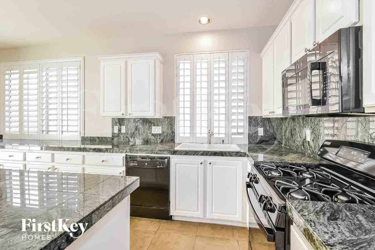 7580 Alexander Hills St - Photo 6 of 16
