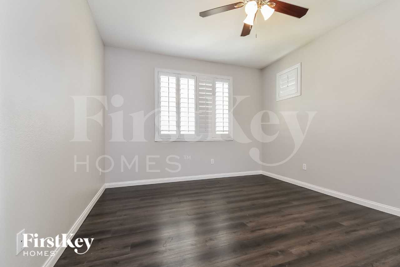 7580 Alexander Hills St - Photo 7 of 16