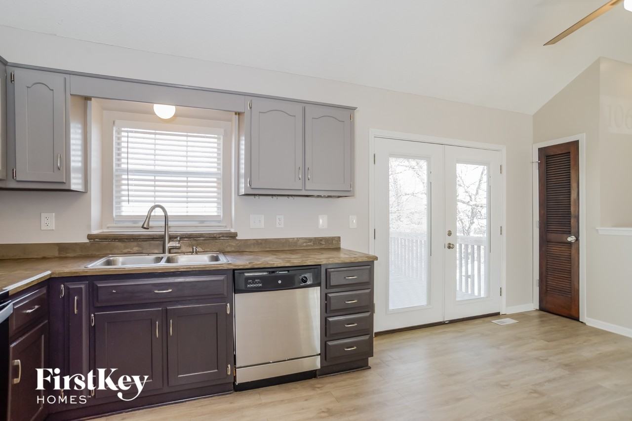 1106 Park Dr - Photo 5 of 15