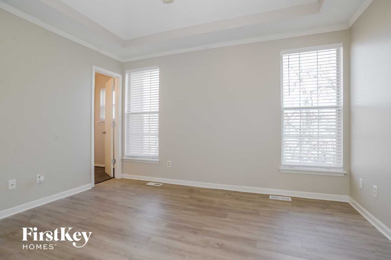 1106 Park Dr - Photo 6 of 15
