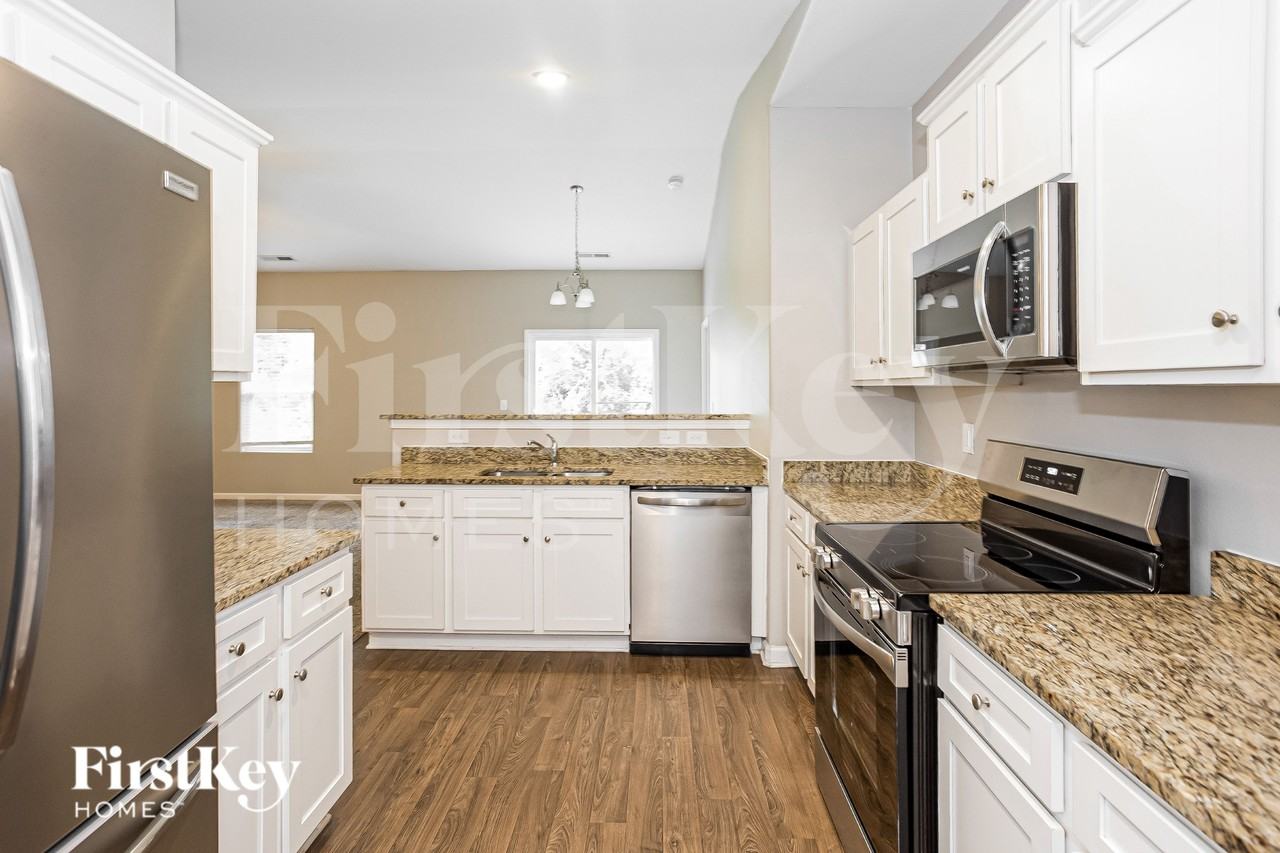 6129 Purbeck Way - Photo 7 of 19
