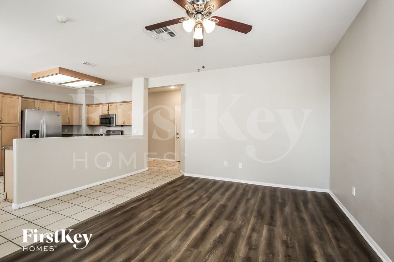 8136 Kokoma Dr - Photo 5 of 19