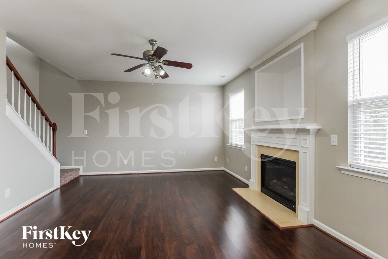 14708 Asheton Creek Dr - Photo 2 of 15