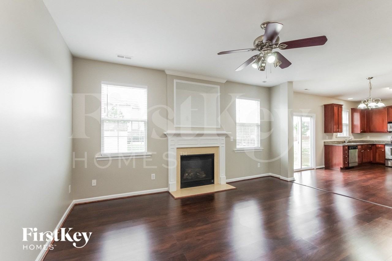 14708 Asheton Creek Dr - Photo 3 of 15
