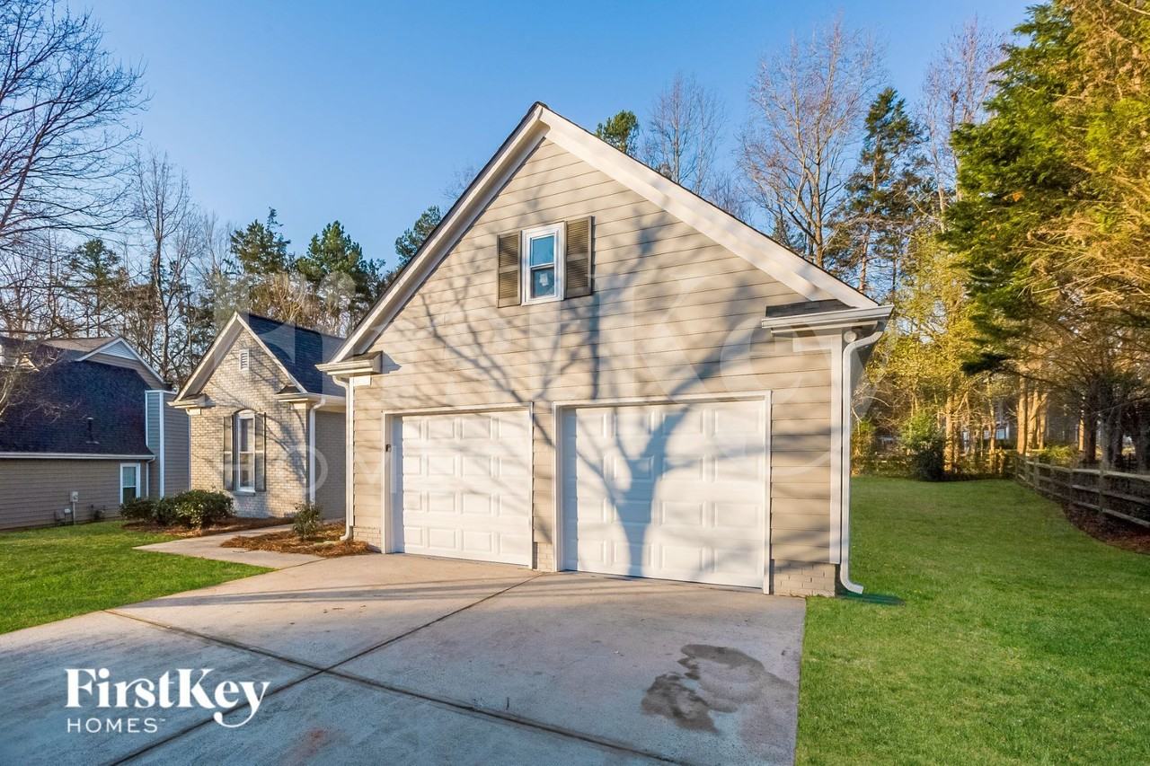 11226 Isthmus Ct - Photo 2 of 14
