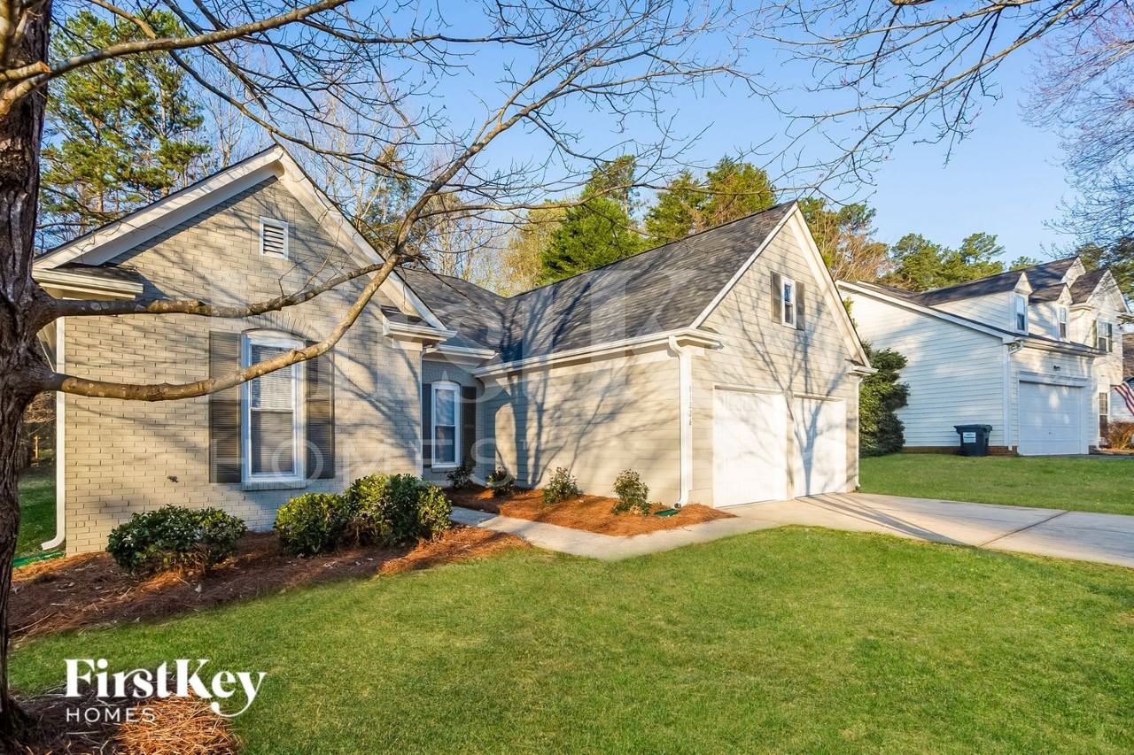 11226 Isthmus Ct - Photo 3 of 14