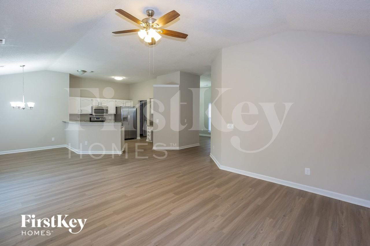 11226 Isthmus Ct - Photo 5 of 14