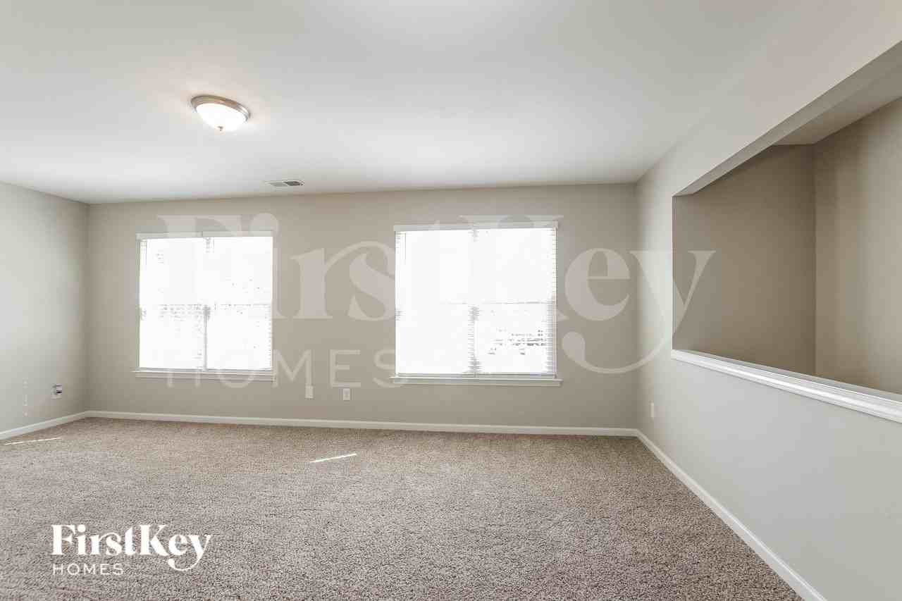 9201 Aloysia Ln - Photo 2 of 15