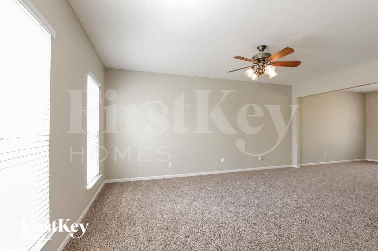 9201 Aloysia Ln - Photo 3 of 15