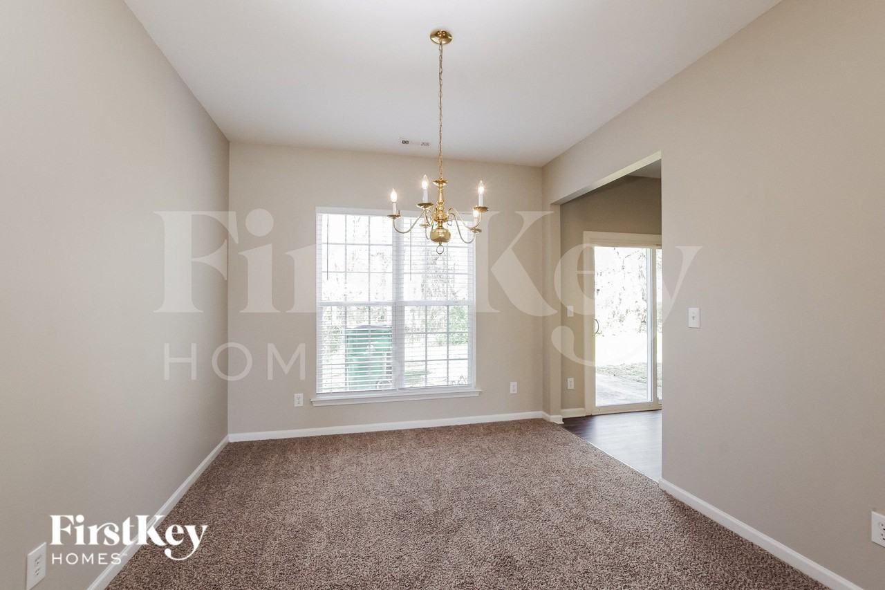 9201 Aloysia Ln - Photo 5 of 15