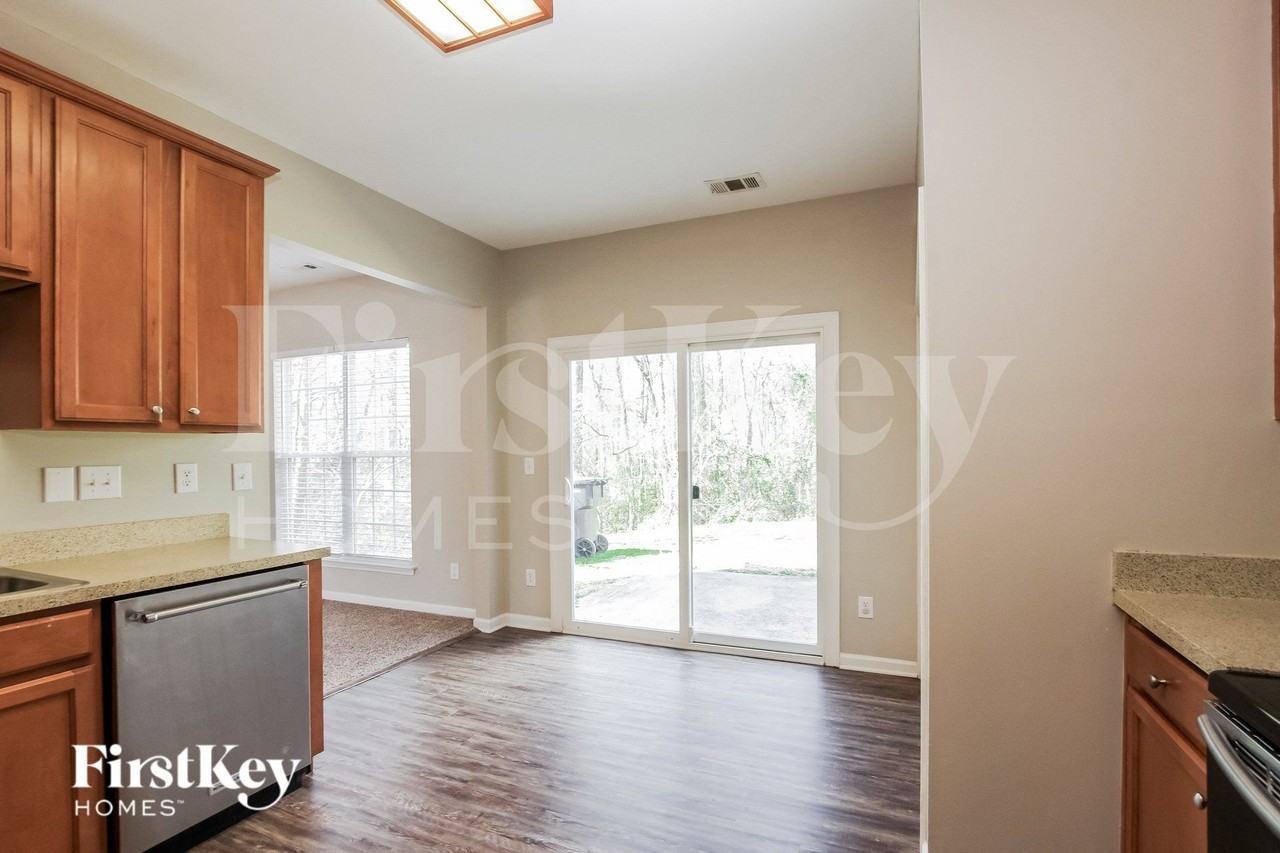 9201 Aloysia Ln - Photo 6 of 15