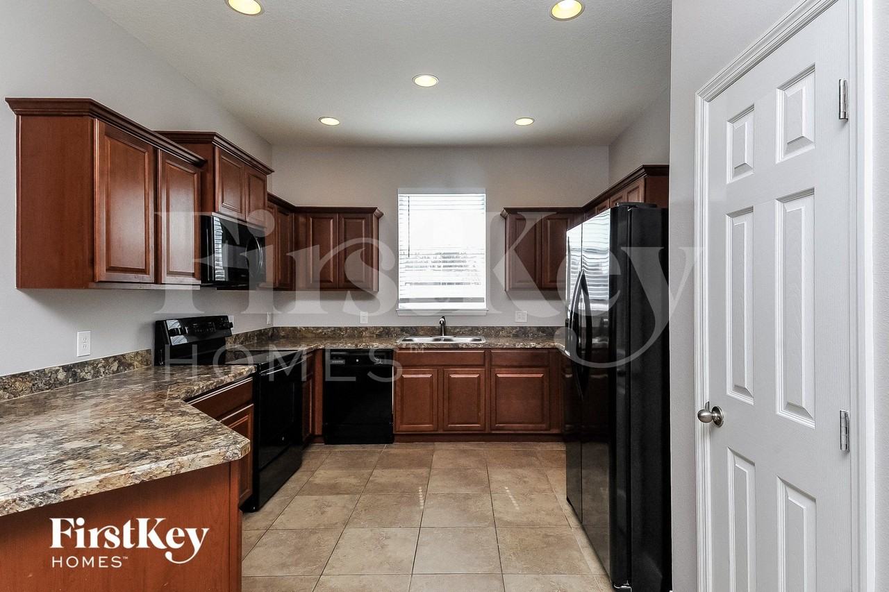 5276 Krenson Woods Way - Photo 6 of 15