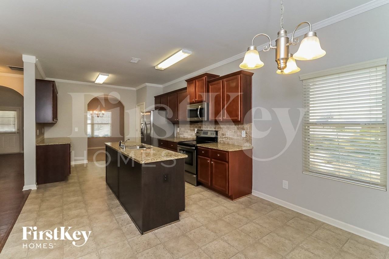 111 Westridge Cir - Photo 6 of 15