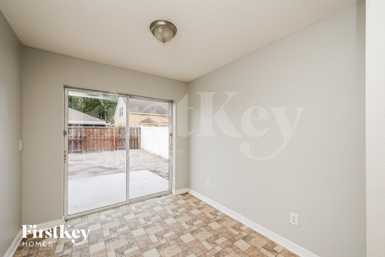 11133 Lakeside Vista Dr - Photo 6 of 19