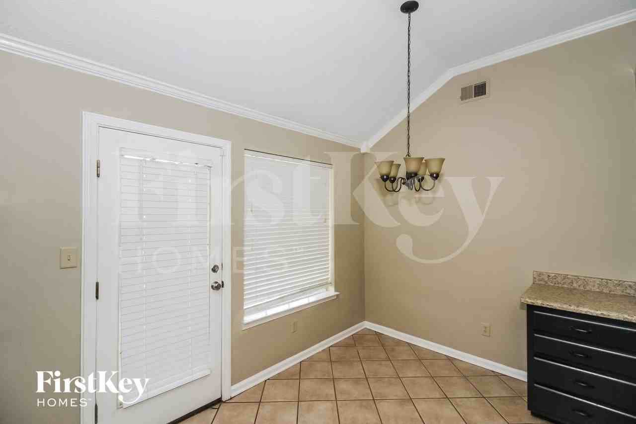 8954 Fulton Ln - Photo 5 of 15