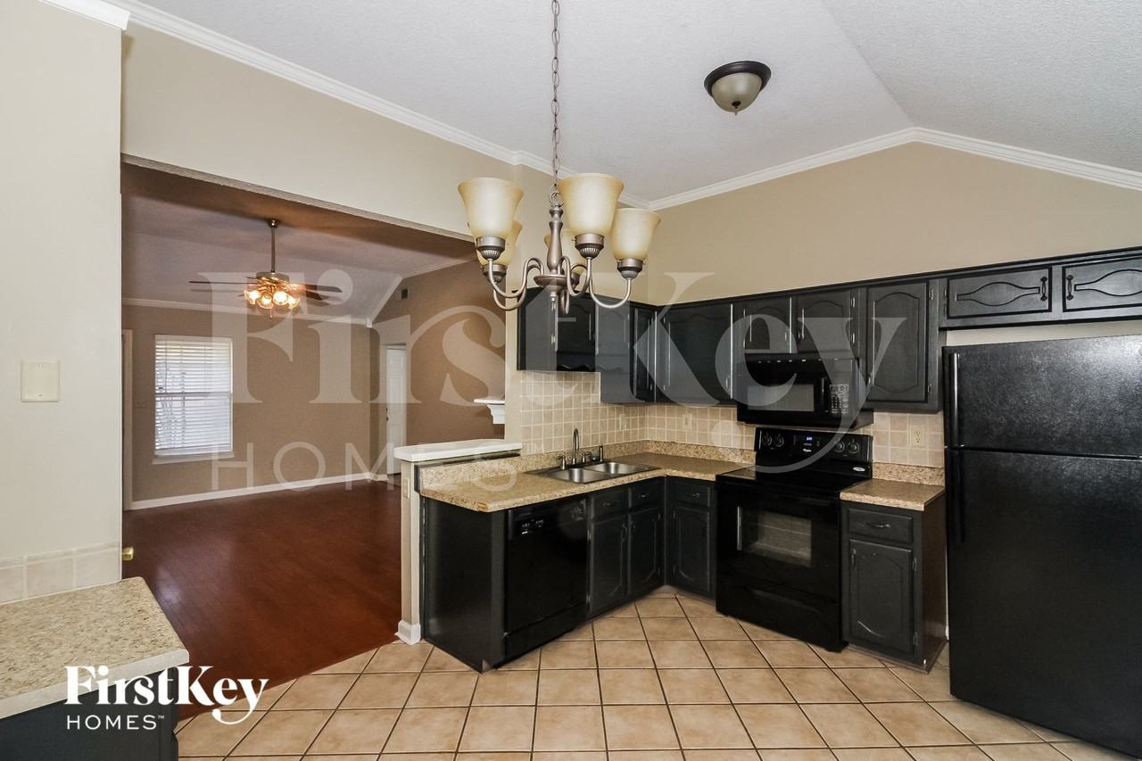 8954 Fulton Ln - Photo 7 of 15
