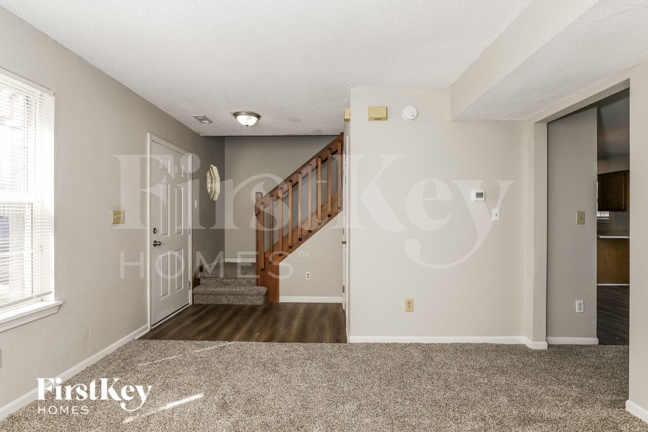 8813 Brassport Cir - Photo 3 of 16