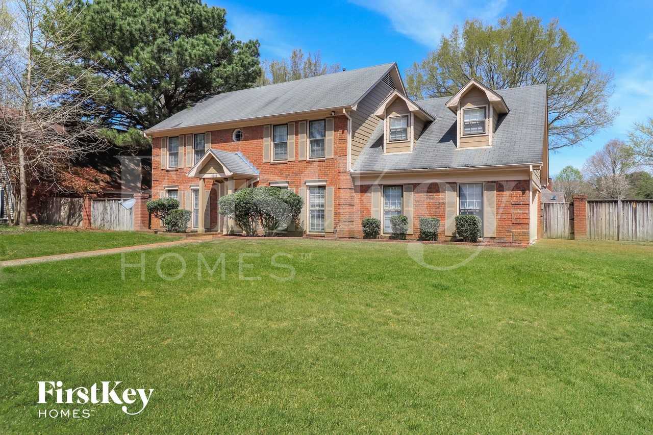8688 Chimneyrock Blvd - Photo 2 of 15