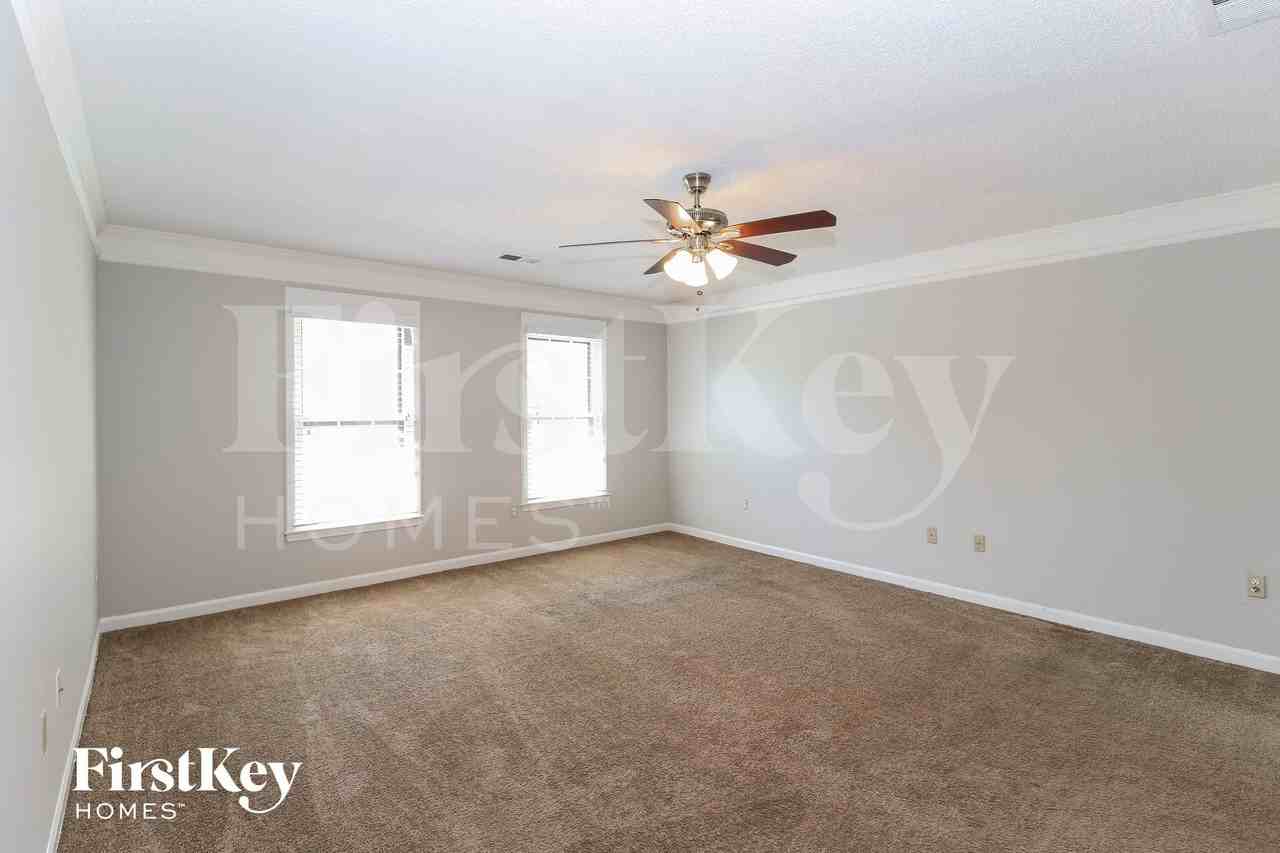 8688 Chimneyrock Blvd - Photo 7 of 15