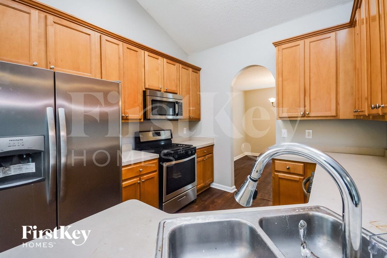 861 Summit Park Trl - Photo 7 of 15