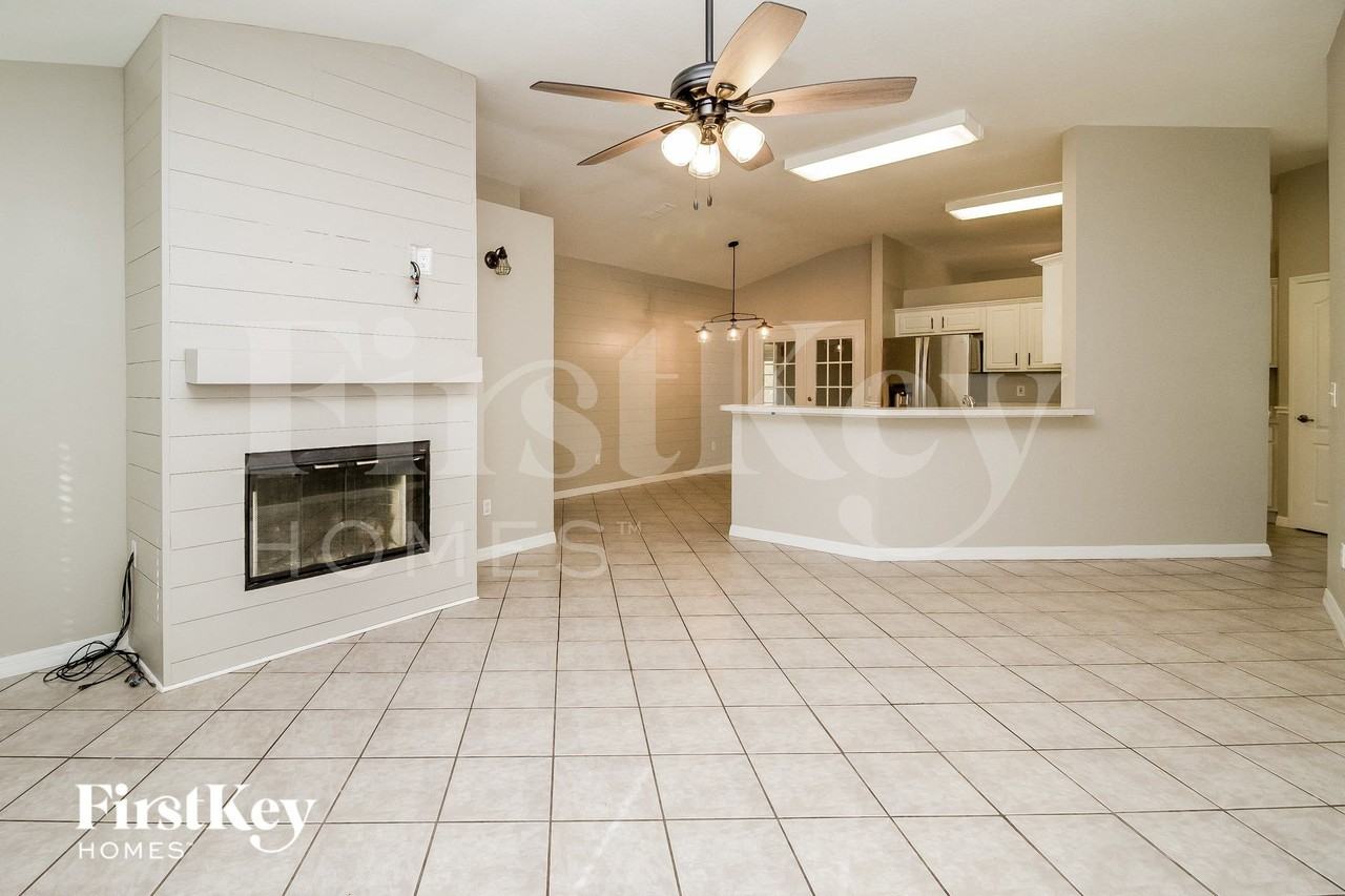 813 Arbor Hill Cir - Photo 5 of 15