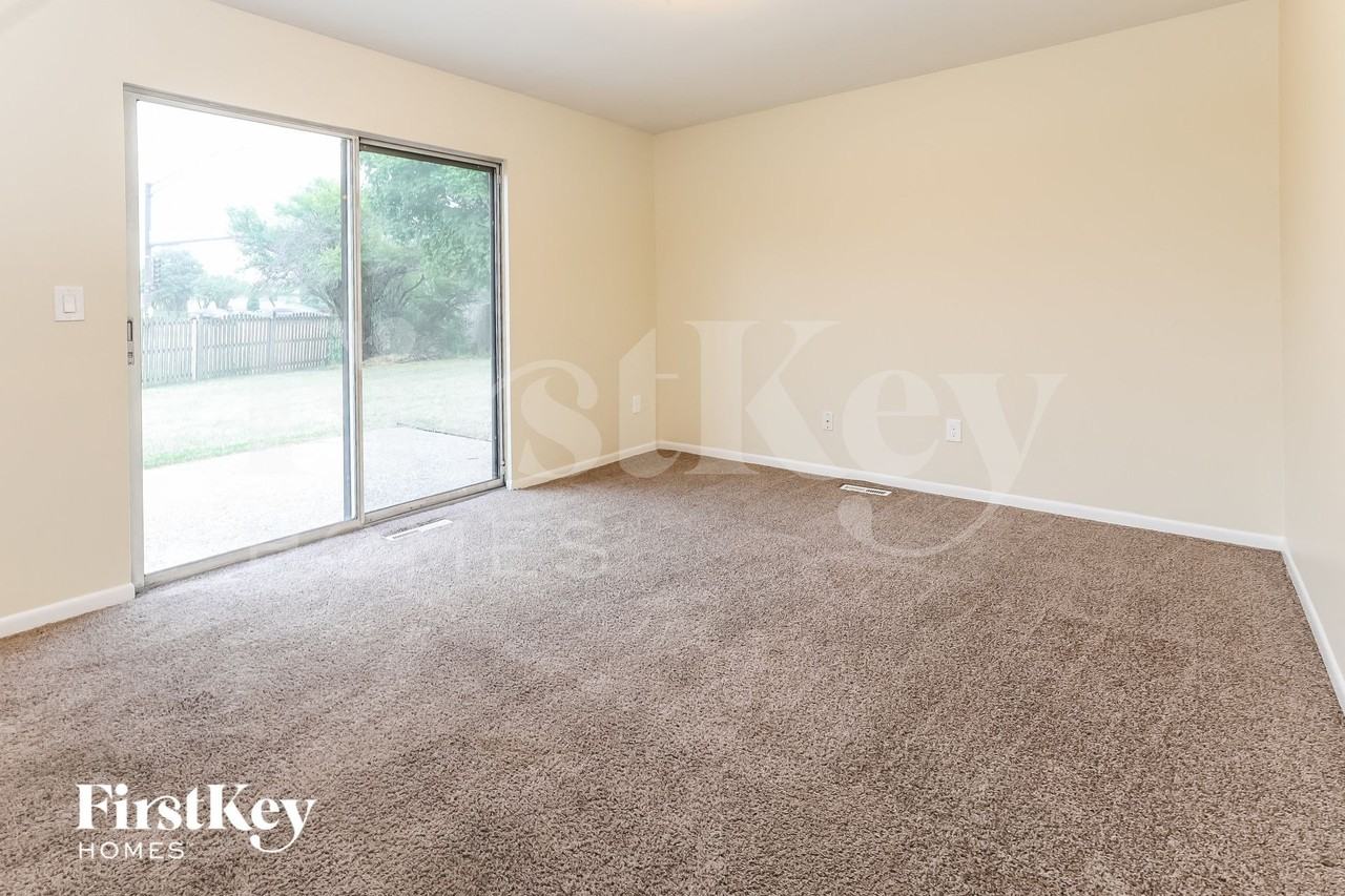 800 Shady Ln - Photo 5 of 15