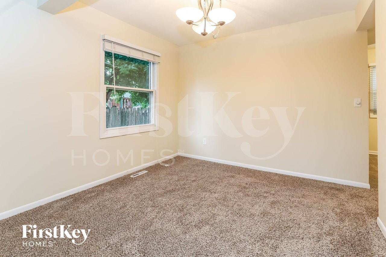 800 Shady Ln - Photo 6 of 15