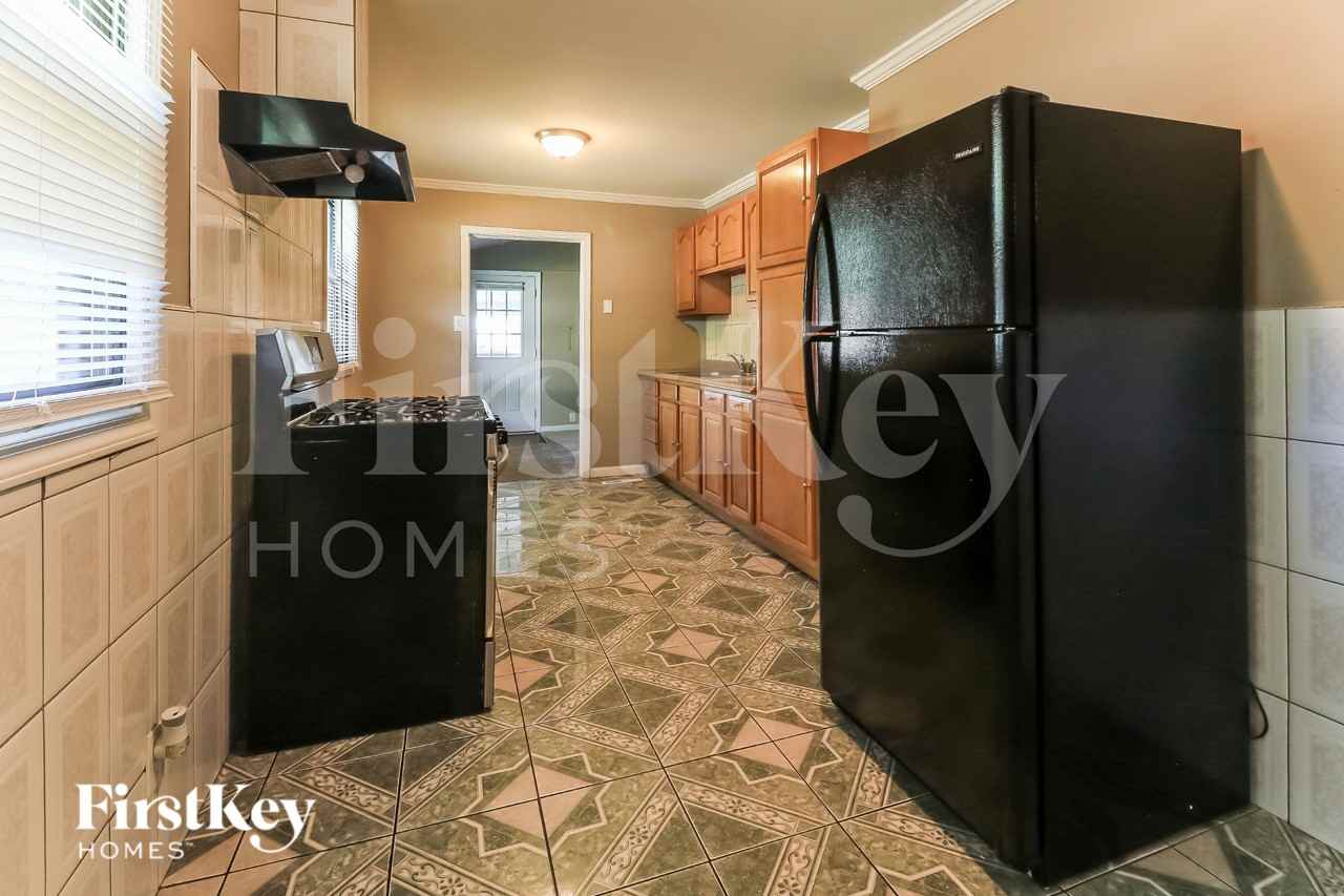 67 Austin Ave - Photo 7 of 16