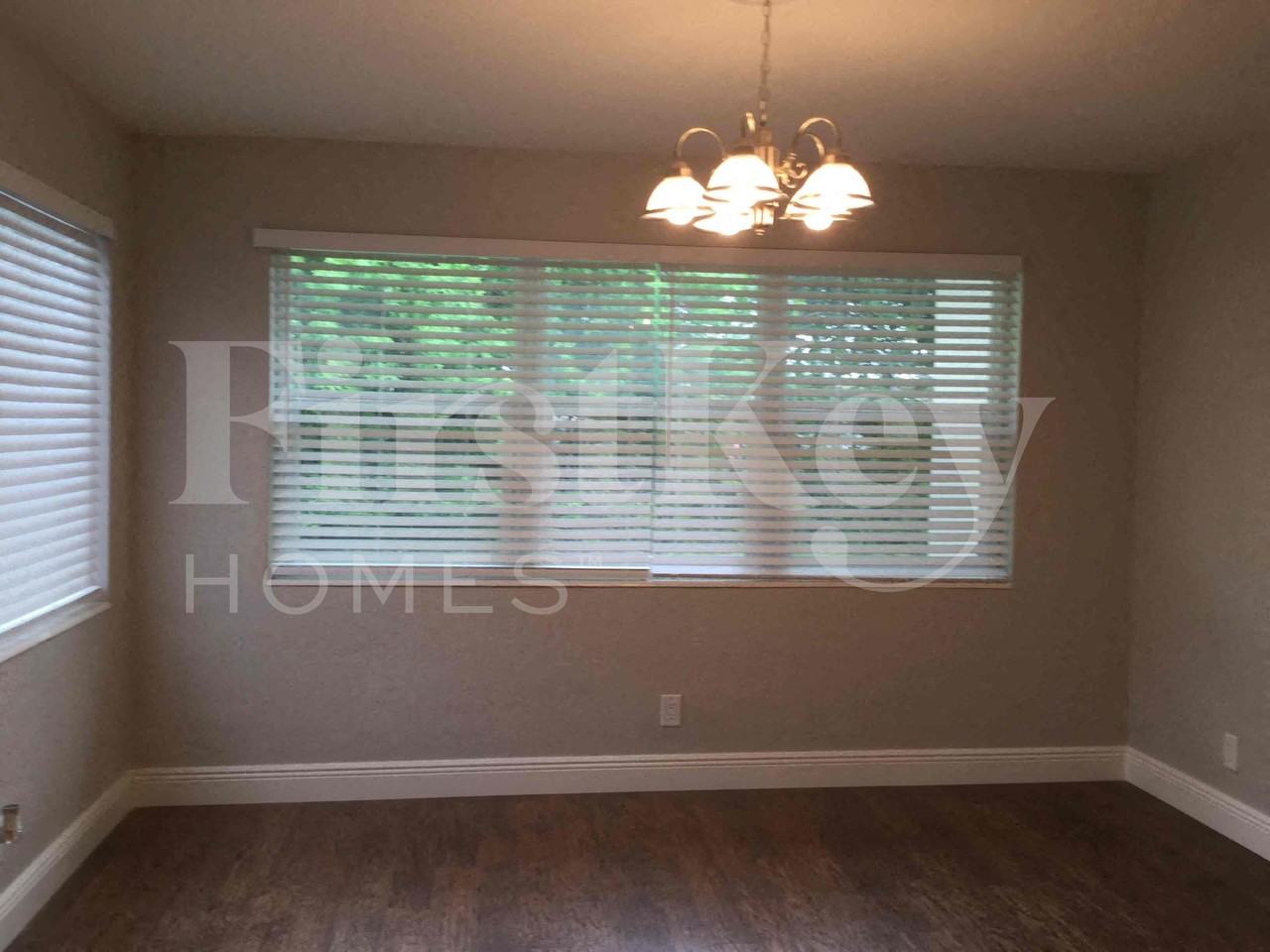 6521 Roosevelt St - Photo 6 of 29