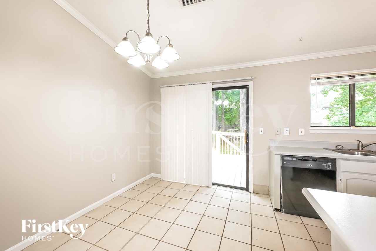 652 Sunfield Dr Nw - Photo 5 of 17